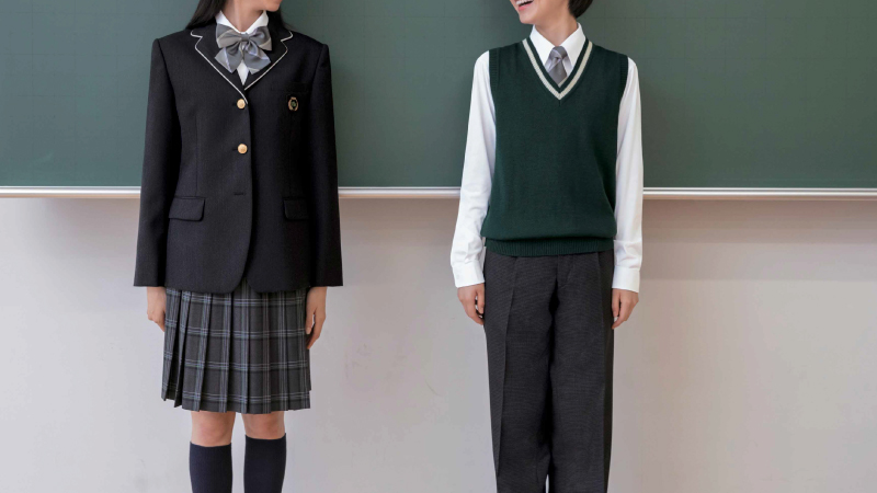 【入学準備】制服採寸当日の服装でスムーズに｜失敗しないためのポイントを小・中・高校別で掲載 - トンボのコラム