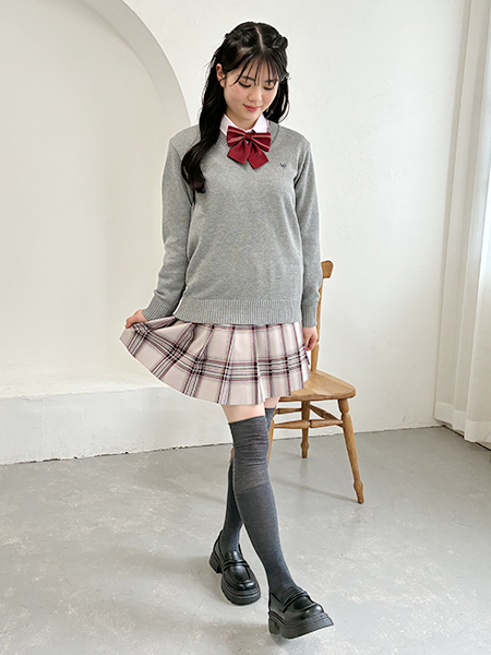 ニーハイソックス×厚底ローファースタイル