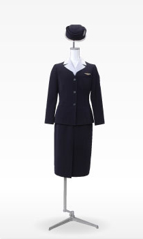 日本の制服・ユニフォーム （JAL客室乗務員）｜トンボ学生服・とんぼ